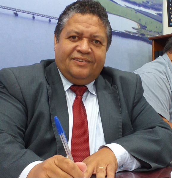 Pastor Ronaldo Néris  parabenizou o senador Nelsinho Trad