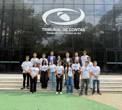 Participantes do projeto “Câmara Vai à Escola” conhecem o TCE-MS e aprendem sobre controle social