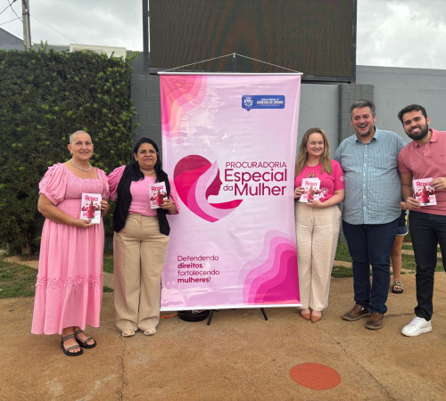Câmara Municipal realiza ação do Outubro Rosa e reforça a importância do cuidado com a saúde da mulher