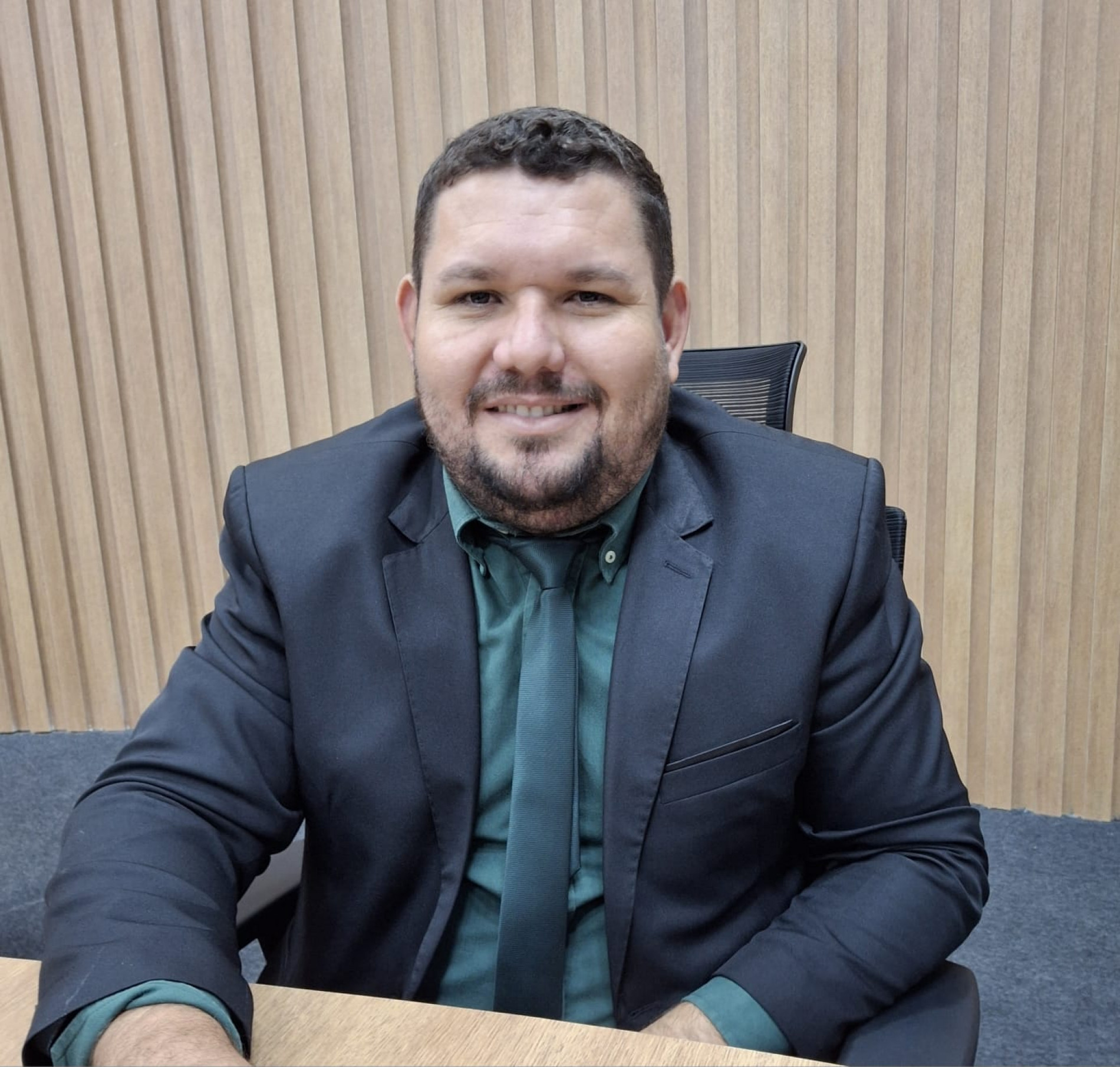 Jucleber Bim apresenta indicações para revitalização da sinalização urbana e incentivo à ciência nas escolas