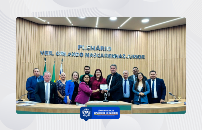 Professora Ana Fl&aacute;via Rold&atilde;o recebe Mo&ccedil;&atilde;o pelo destaque na prepara&ccedil;&atilde;o de alunos para o ENEM