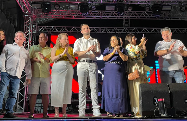 Legislativo Aparecidense prestigia grande festa da virada e celebra chegada de 2026 com a popula&ccedil;&atilde;o