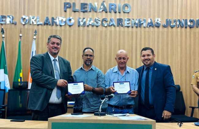 Profissionais de barbearia s&atilde;o homenageados pela C&acirc;mara Municipal