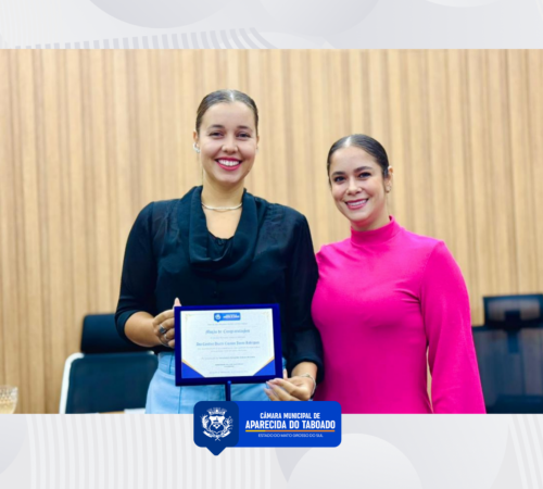 Amanda da Sa&uacute;de apresenta mo&ccedil;&atilde;o de congratula&ccedil;&otilde;es a empres&aacute;ria por trajet&oacute;ria de supera&ccedil;&atilde;o e empreendedorismo