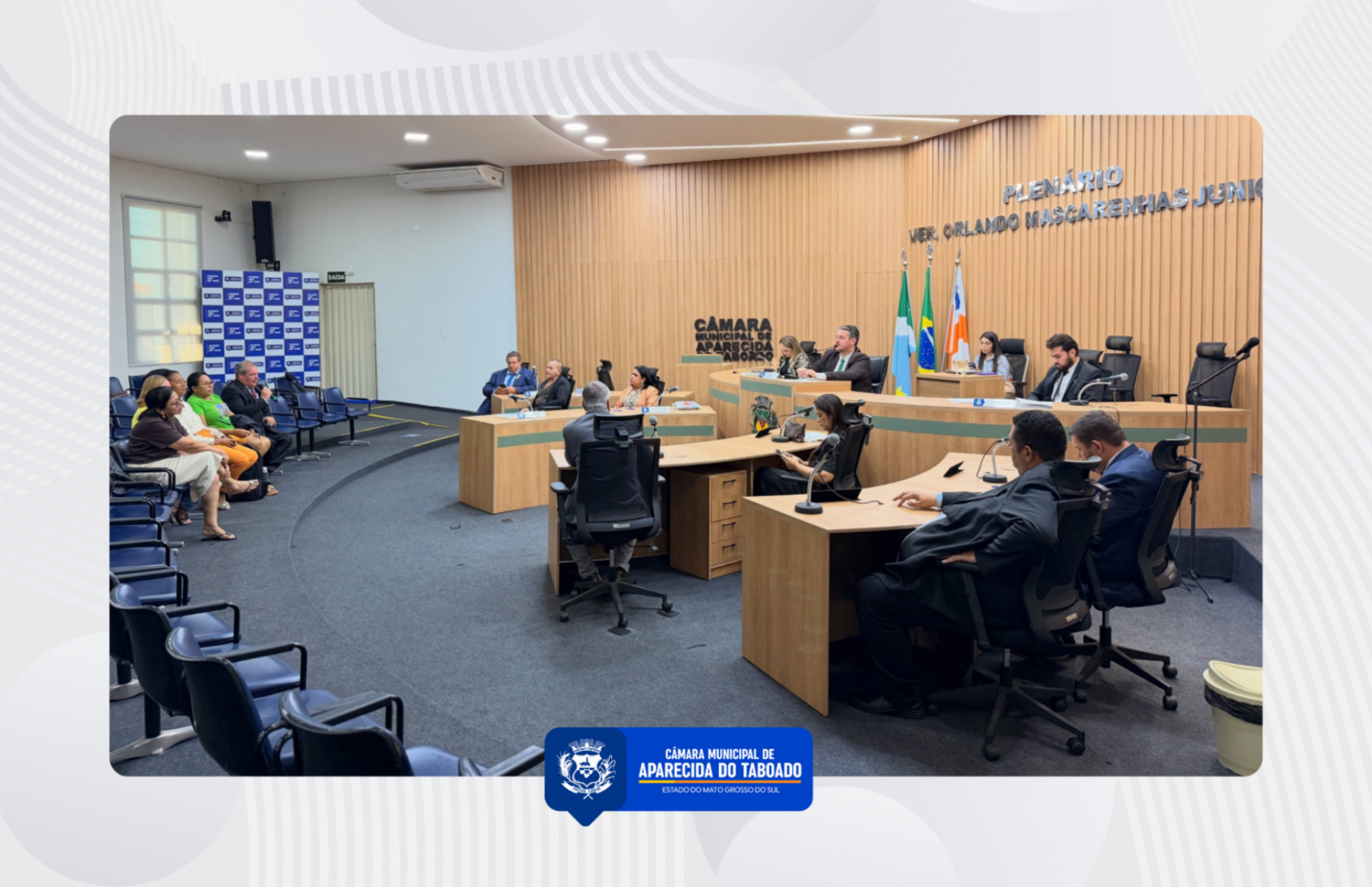 Vereadores recebem educadoras aposentadas e discutem reivindica&ccedil;&atilde;o sobre licen&ccedil;a-pr&ecirc;mio