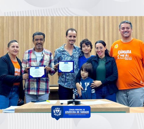 Claudia Padim e Ber Galter homenageiam m&uacute;sicos Diego e Gilmar por contribui&ccedil;&atilde;o &agrave; cultura de Aparecida do Taboado