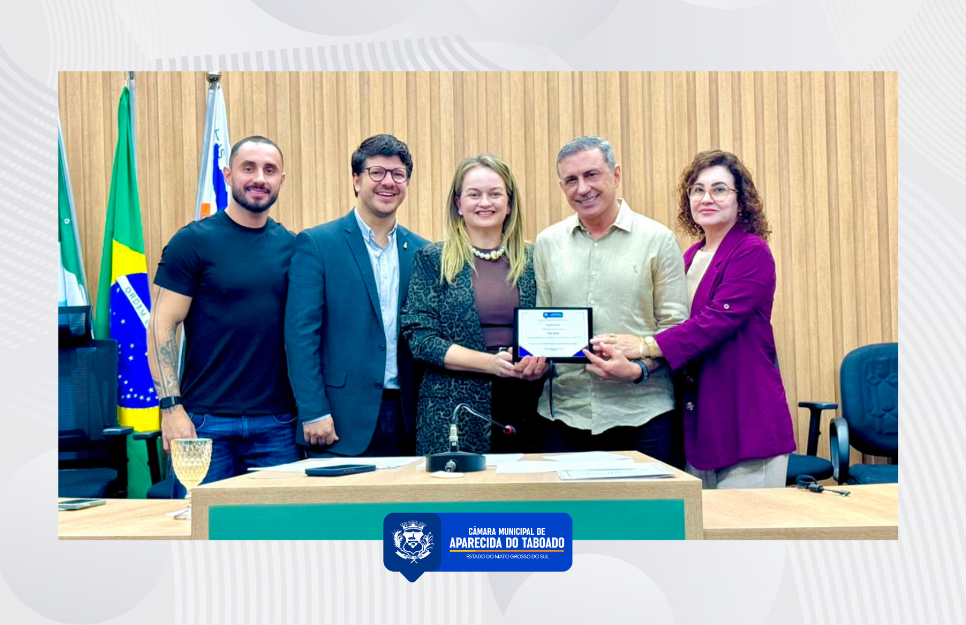 Dra. Amanda Tolentino homenageia Alpha Motion pelos 25 anos de hist&oacute;ria e contribui&ccedil;&atilde;o ao desenvolvimento de Aparecida do Taboado