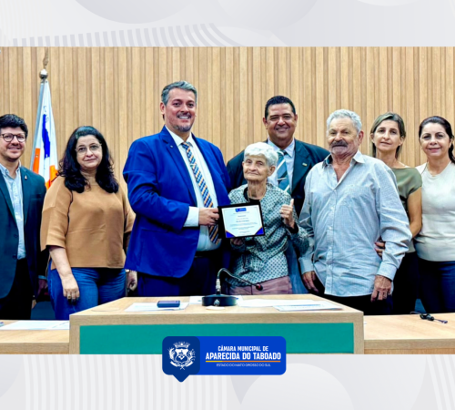 Ber Galter e Maur&atilde;o homenageiam Dona &Eacute;lida Maria Farias Taveira por sua dedica&ccedil;&atilde;o &agrave; educa&ccedil;&atilde;o e &agrave; comunidade aparecidense