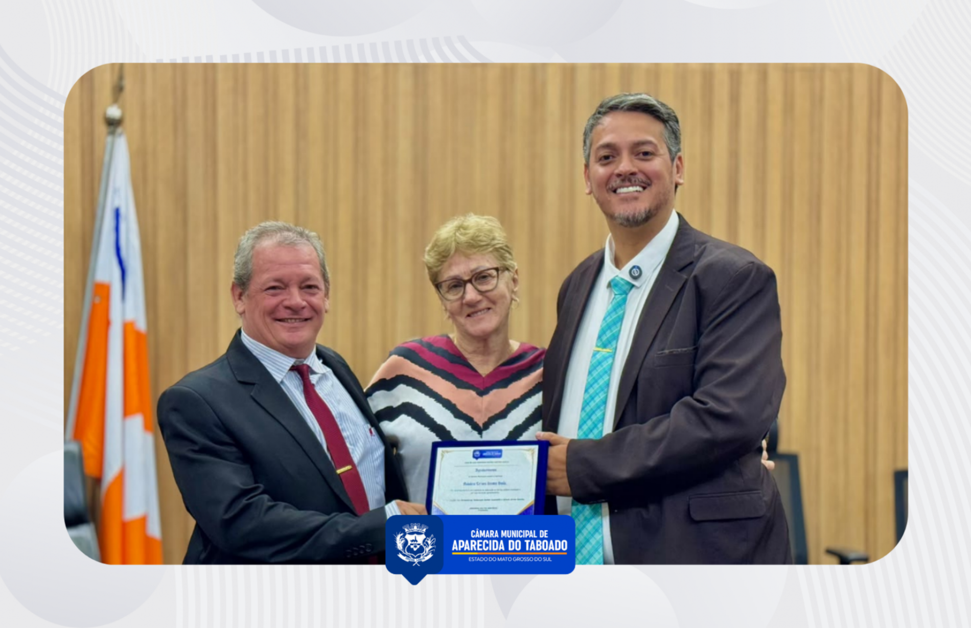 Vereadores Ber Galter e Gilsinho do Binega homenageiam Madalena Pav&atilde;o por sua dedica&ccedil;&atilde;o ao servi&ccedil;o p&uacute;blico e &agrave; educa&ccedil;&atilde;o