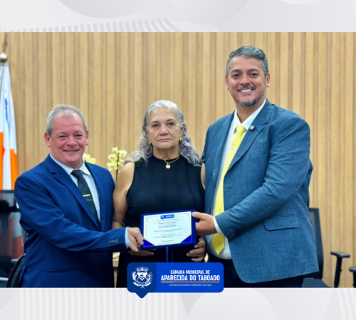 Vereadores Ber Galter e Gilsinho do Binega homenageam Vera L&uacute;cia Amorim por trajet&oacute;ria de quase tr&ecirc;s d&eacute;cadas no servi&ccedil;o p&uacute;blico