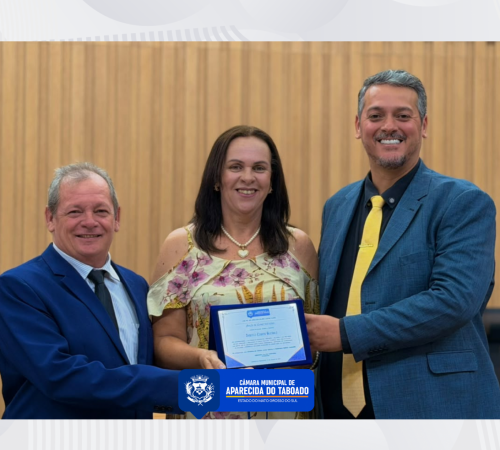 Vereadores apresentam Mo&ccedil;&atilde;o de Congratula&ccedil;&otilde;es &agrave; diretora Andr&eacute;ia Castro Barboza por avan&ccedil;os na educa&ccedil;&atilde;o municipal