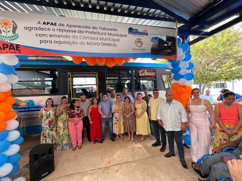Através de parceria entre Legislativo e Executivo, ônibus 0 km é entregue à APAE
