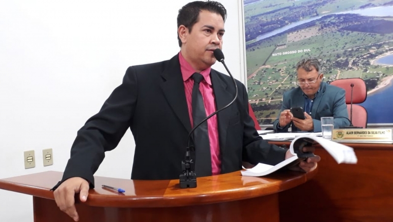 Vereador Marcelo Fagundes solicita melhorias para ruas de bairros de Aparecida do Taboado 