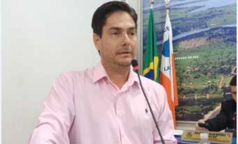 Márcio Garcia pede revitalização no Portal de entrada da cidade