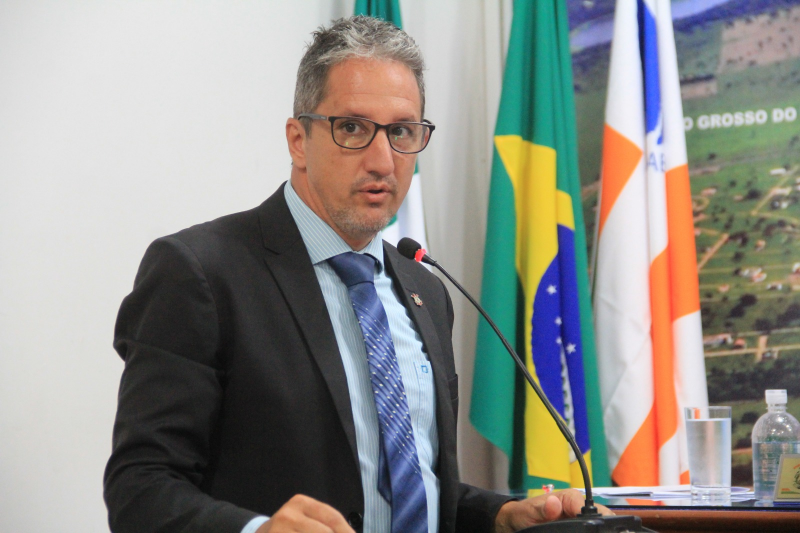 Gustavo Neira comenta a respeito da alta velocidade dos veículos pela Avenida Pedrossian