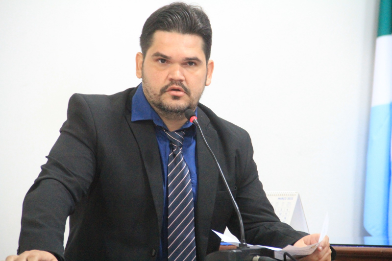 Vagner Panela pede construção de faixa elevada nas proximidades da Escola “Cel. João Alves Lara”
